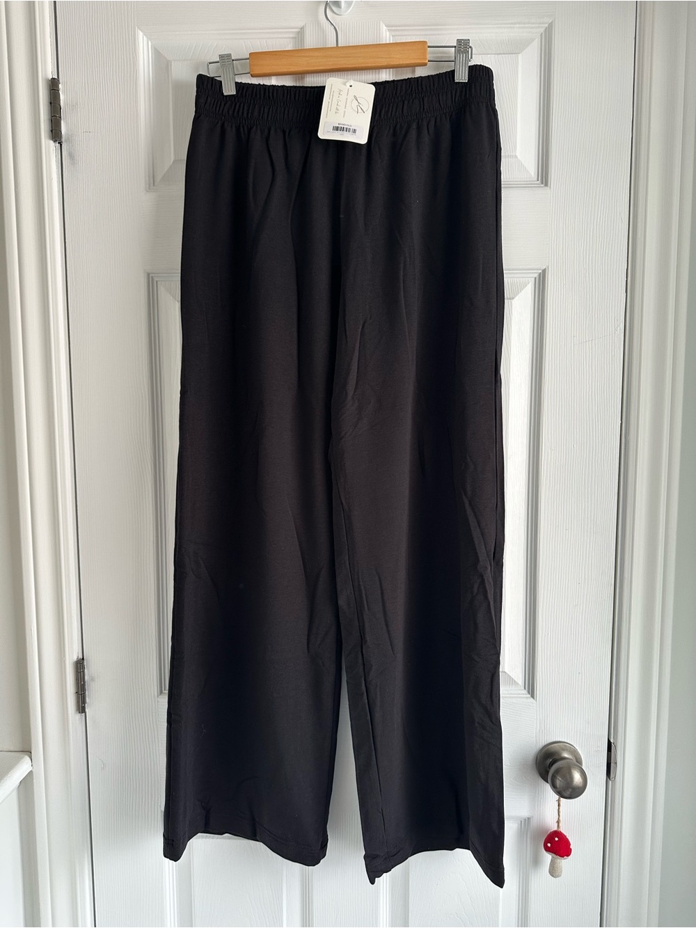 Jax & Lennon Terry Wide Leg Sweatpants in Black, size L